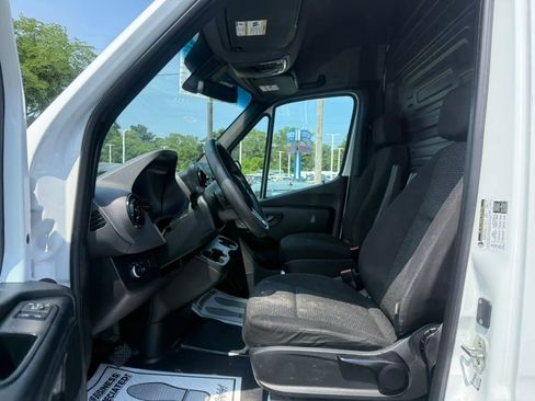 Used 2021 Mercedes-Benz Sprinter 2500 w/ Driver Convenience Package image 15