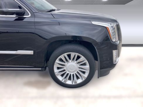 Used 2017 Cadillac Escalade ESV Platinum image 11