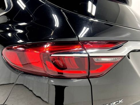 Used 2018 Buick Enclave Essence image 34
