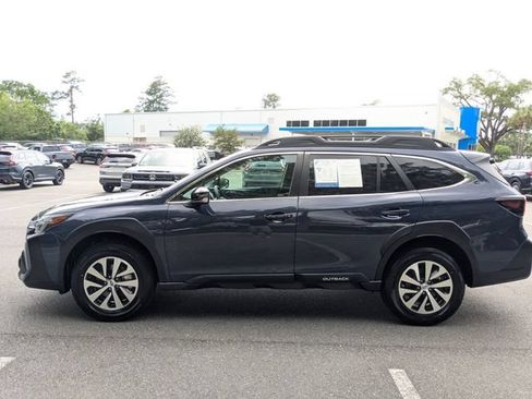 Used 2024 Subaru Outback Premium AWD/4WD image 11