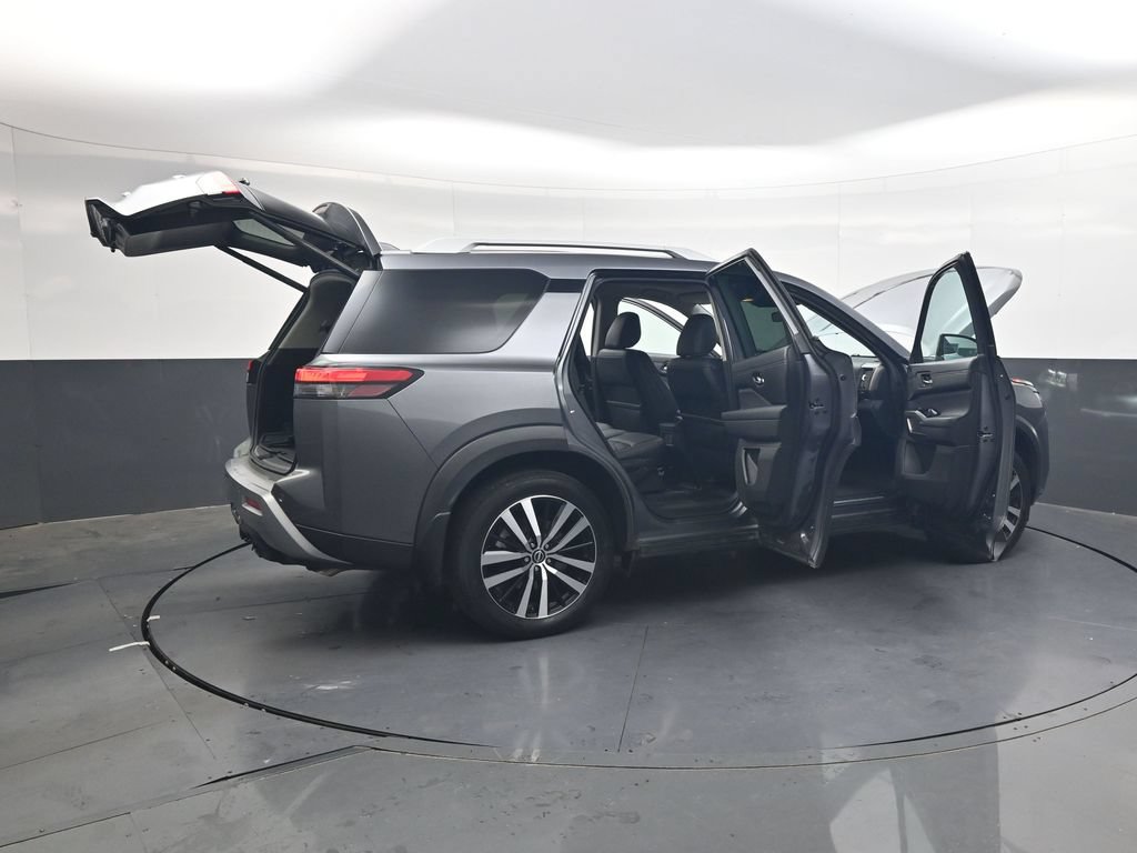 Used 2024 Nissan Pathfinder Platinum w/ Cargo Package FWD image 34