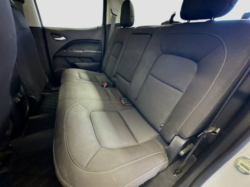 Used 2021 Chevrolet Colorado LT AWD/4WD image 12