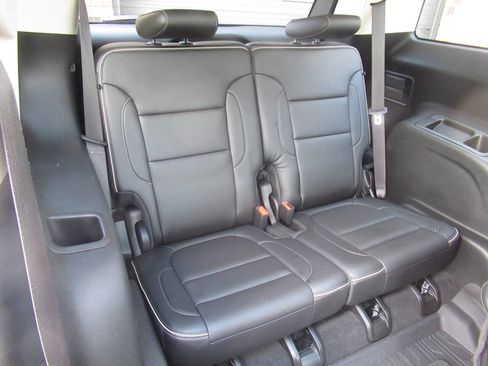 Used 2022 GMC Acadia Denali w/ Denali Ultimate Package AWD/4WD image 12