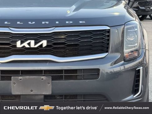 Used 2022 Kia Telluride EX w/ Towing Package FWD image 9