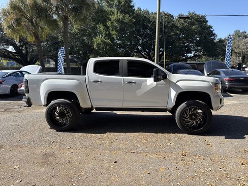 Used 2018 GMC Canyon SLT w/ Driver Alert Package image 6
