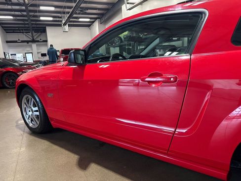 Used 2005 Ford Mustang GT Premium image 37