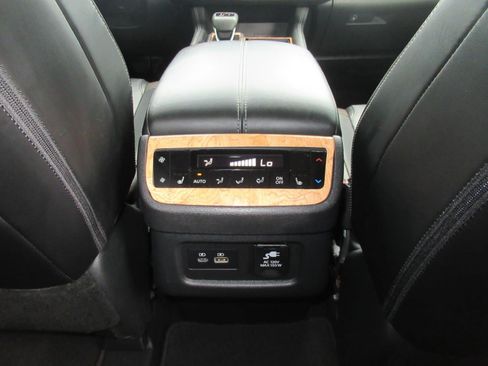 Used 2024 Nissan Pathfinder Platinum w/ Cargo Package AWD/4WD image 34