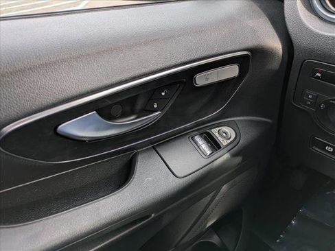 Used 2016 Mercedes-Benz Metris Passenger image 18