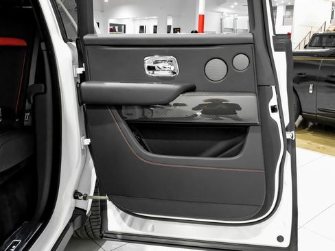 Used 2023 Rolls-Royce Cullinan Black Badge image 54