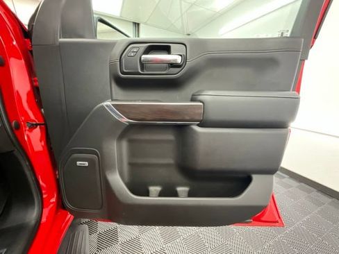 Used 2019 GMC Sierra 1500 SLT w/ SLT Premium Plus Package AWD/4WD image 18