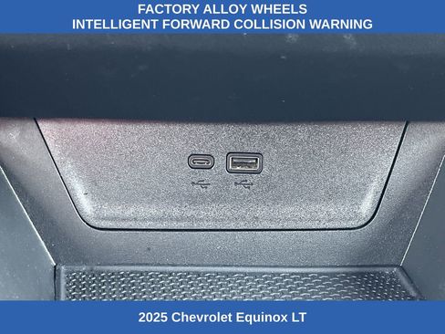 Used 2025 Chevrolet Equinox LT FWD image 5