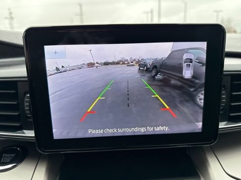 Used 2022 Ford Explorer XLT w/ Equipment Group 202A image 15