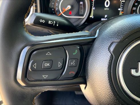 Used 2024 Jeep Gladiator Sport AWD/4WD image 22