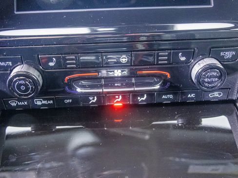 New 2025 Jeep Grand Cherokee L Altitude image 21