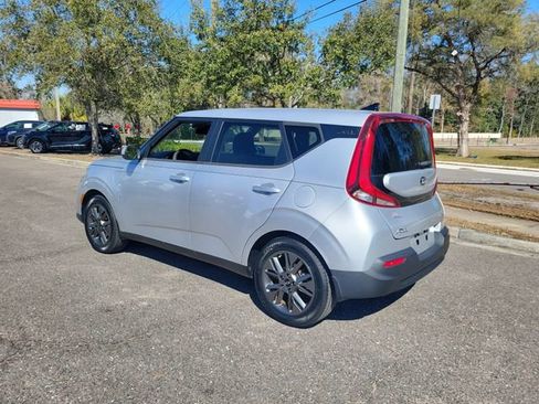 Used 2021 Kia Soul S image 3