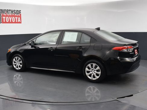 Used 2024 Toyota Corolla LE FWD image 2