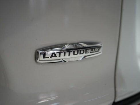Used 2022 Jeep Cherokee Latitude Lux image 13