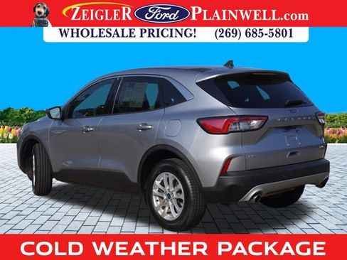 Used 2022 Ford Escape SE w/ Cold Weather Package image 3