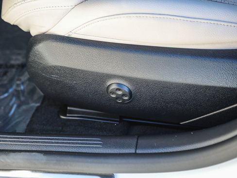 Used 2023 Mercedes-Benz C 300 Sedan image 19