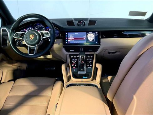 Certified 2023 Porsche Cayenne image 14