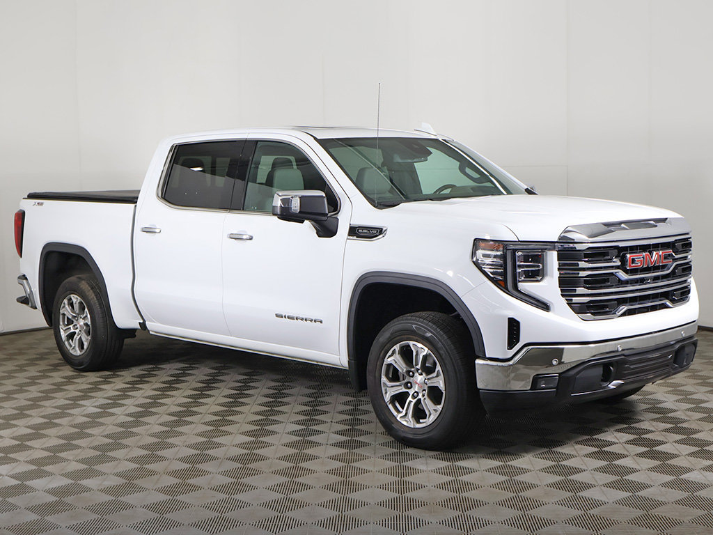 Used 2022 GMC Sierra 1500 SLT w/ SLT Convenience Package AWD/4WD image 2