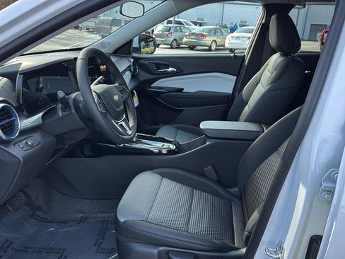 New 2026 Chevrolet Trax LT w/ Driver Confidence Package image 8