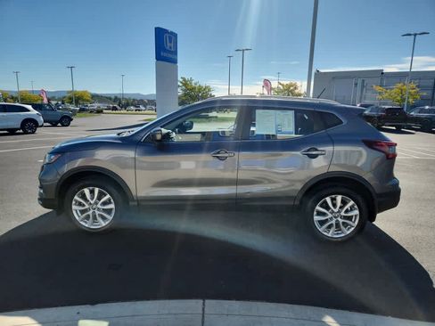 Used 2020 Nissan Rogue Sport SV image 5