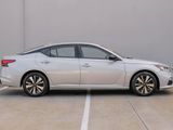 Used 2021 Nissan Altima 2.5 SV image 2