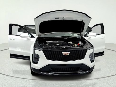 Certified 2024 Cadillac XT4 Sport AWD/4WD image 15