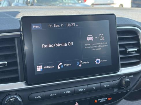 Used 2025 Hyundai Venue SEL FWD image 19