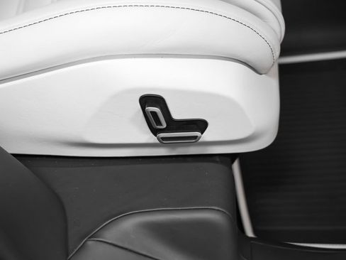 Certified 2025 Ferrari Purosangue AWD/4WD image 37