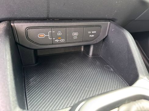 Used 2025 Kia K4 FWD image 23