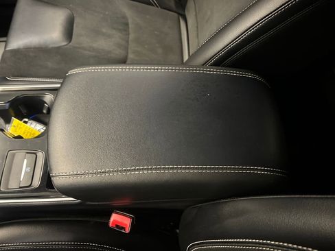 Used 2020 Ford Edge ST w/ Cold Weather Package image 32