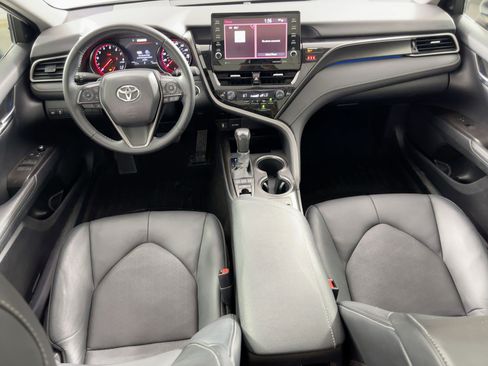 Used 2022 Toyota Camry XSE image 17