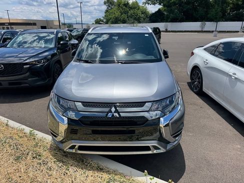 Used 2020 Mitsubishi Outlander 4WD Plug-In Hybrid image 5
