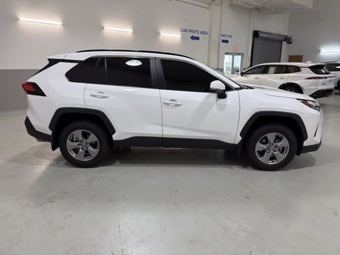 Used 2024 Toyota RAV4 XLE w/ Convenience Package FWD image 10