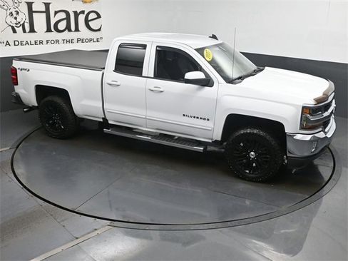 Used 2017 Chevrolet Silverado 1500 LT w/ All Star Edition image 33