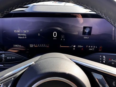 Used 2025 Buick Enclave Preferred image 19