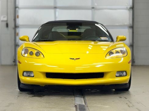 Used 2006 Chevrolet Corvette Convertible w/ Preferred Equipment Group RWD image 2