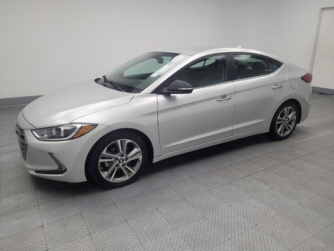 Used 2017 Hyundai Elantra Limited image 2