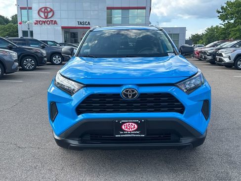 Used 2021 Toyota RAV4 LE AWD/4WD image 2