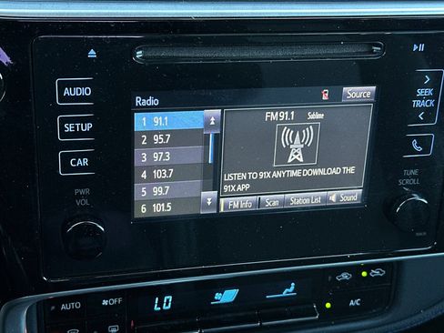 Used 2017 Toyota Corolla SE w/ Carpet Mat Package (TMS) image 18