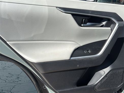 Used 2023 Toyota RAV4 XLE image 15