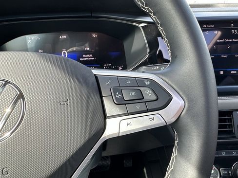 Used 2024 Volkswagen Taos SE w/ Panoramic Sunroof Package image 15