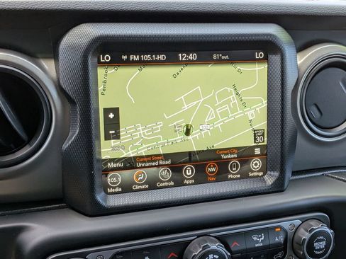 Used 2023 Jeep Wrangler Unlimited w/ Sun & Screen Package AWD/4WD image 16