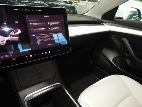 Used 2021 Tesla Model 3 Long Range image 19