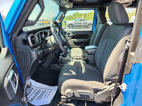 Used 2022 Jeep Wrangler Sport AWD/4WD image 12