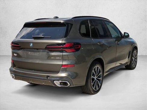 Used 2026 BMW X5 xDrive50e w/ M Sport Package image 2