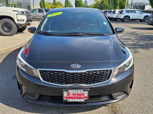 Used 2017 Kia Forte LX image 2