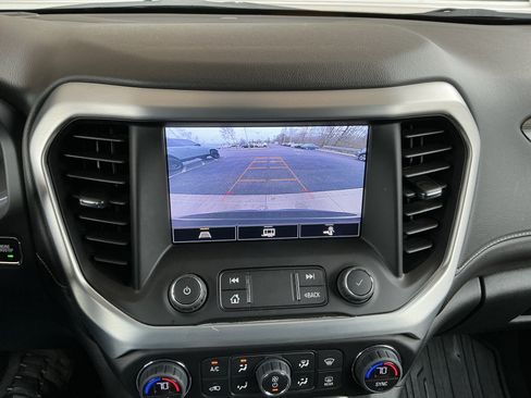 Used 2022 GMC Acadia SLT w/ Preferred Package image 10